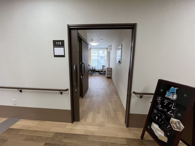 明るい廊下 廊下 自然光が差し込む明るい廊下です。快適に移動しやすい空間設計になっています。
