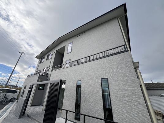 高層外観の建物