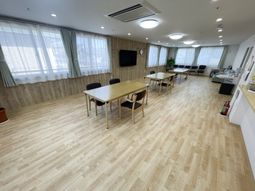 広々としたラウンジ