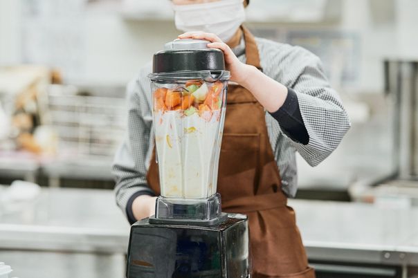 調理中のキッチン