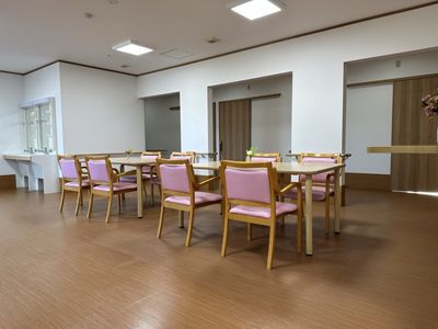 明るいラウンジ