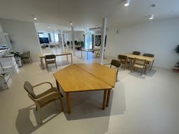 広々としたダイニングルーム
