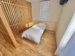 ベッドのある居室