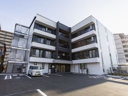 モダンな建物外観