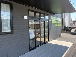 エントランスの外観