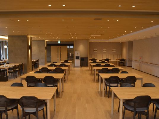 広々としたラウンジ