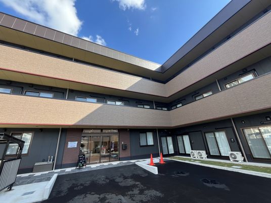 新しい外観の建物