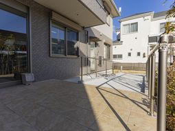 広々としたテラス