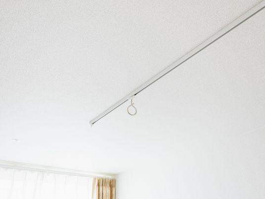 広い窓のある部屋