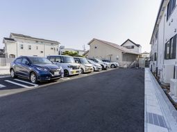 広い駐車スペース