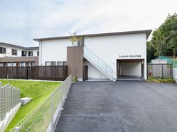 広々とした外観