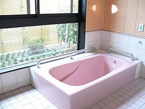 明るい浴室  