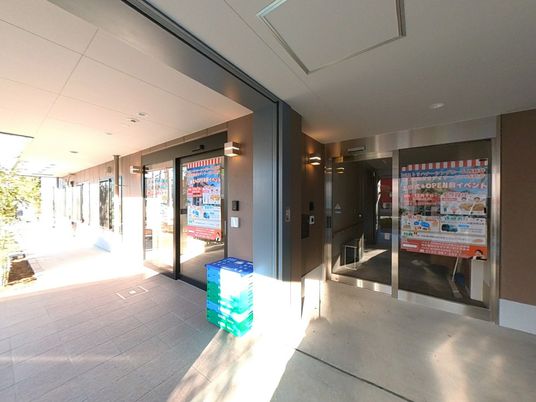 明るいエントランス