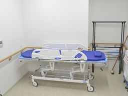 ストレッチャーのある部屋