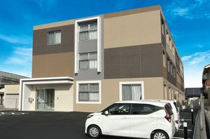 モダンな施設の外観