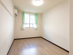 自然光が差し込む居室