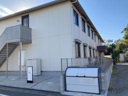 落ち着いた建物の外観