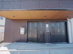 落ち着いたエントランス