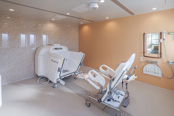 ゆったりとした浴室空間