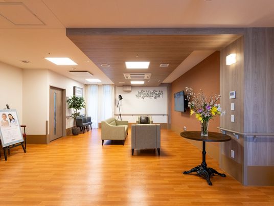 広々としたラウンジ