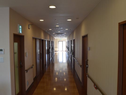 奥行きのある廊下