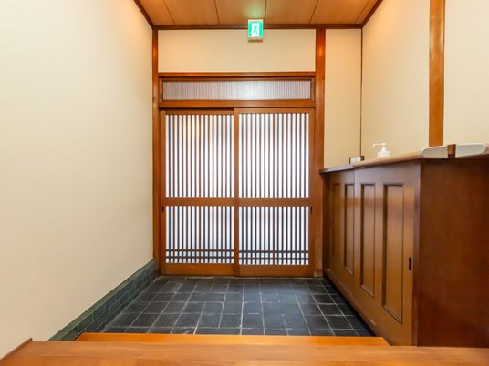 落ち着いた雰囲気の玄関
