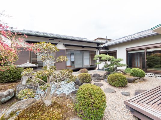 緑豊かな庭園