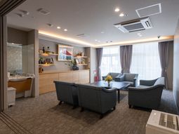 落ち着いたラウンジ