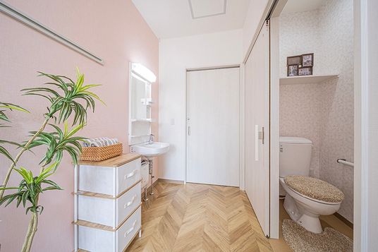 明るいトイレ空間