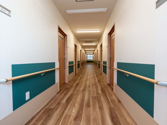 手すり付きの廊下