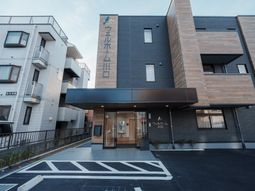 落ち着いた雰囲気の外観