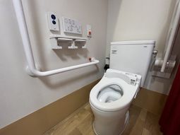手すり付きトイレ