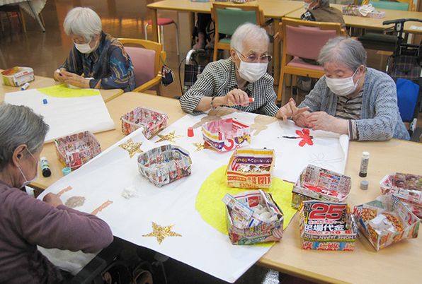 手作り作業の様子