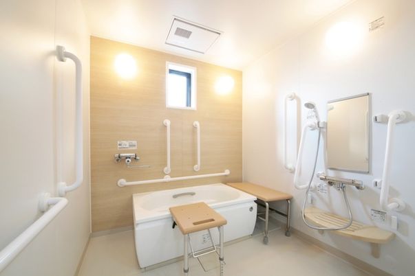 安全設備の整った浴室