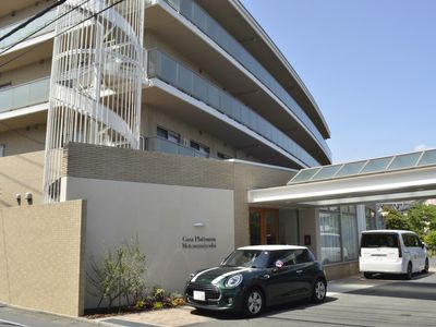 エントランス前の駐車場