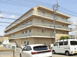 立派な建物の外観