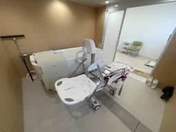 広々とした浴室