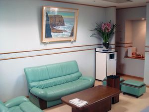 ソファのある休憩室  