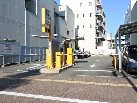 駐車場入口  