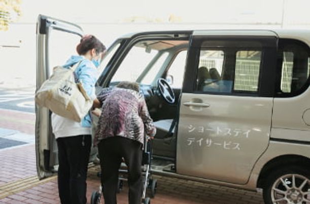 リフト付き送迎車