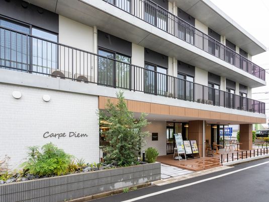 3階建ての建物外観