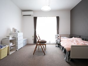 明るく整理された居室
