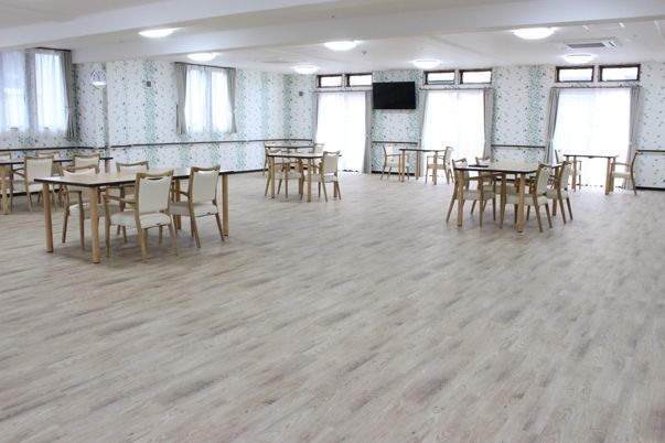 明るい広々とした部屋