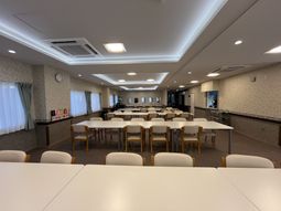 広々とした食堂内観