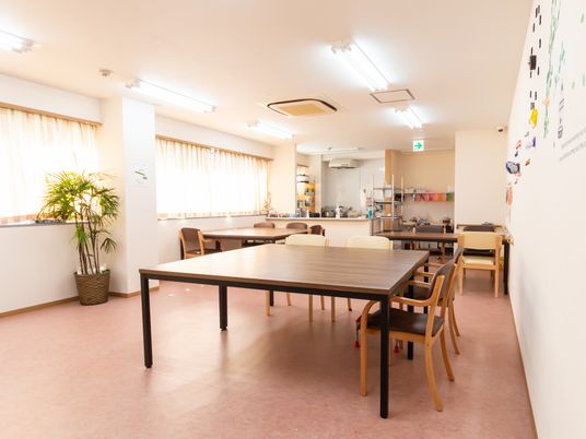 日差しが差し込む部屋