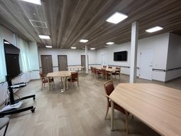 広々としたダイニングルーム