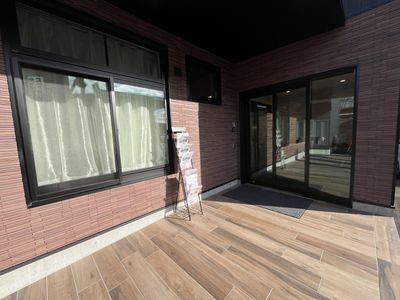 窓と出入口の外観