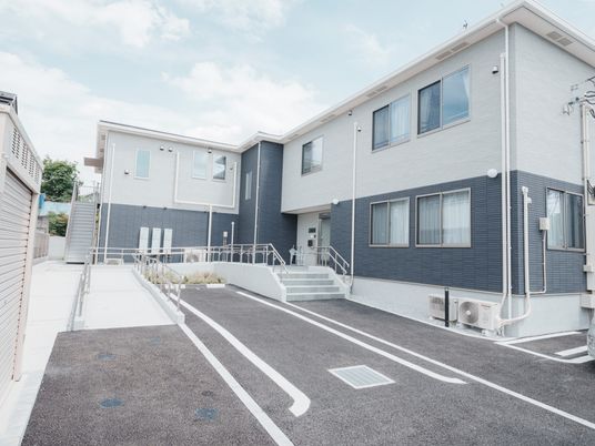 現代的な建物の外観