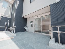 広いベランダの出入口