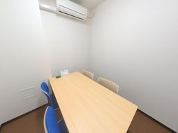 落ち着いた会議室